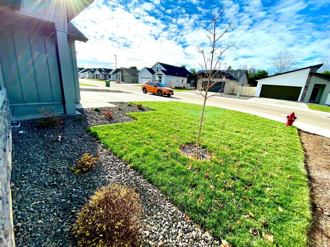 3956 N Amberwood Ave - Photo 4 of 46