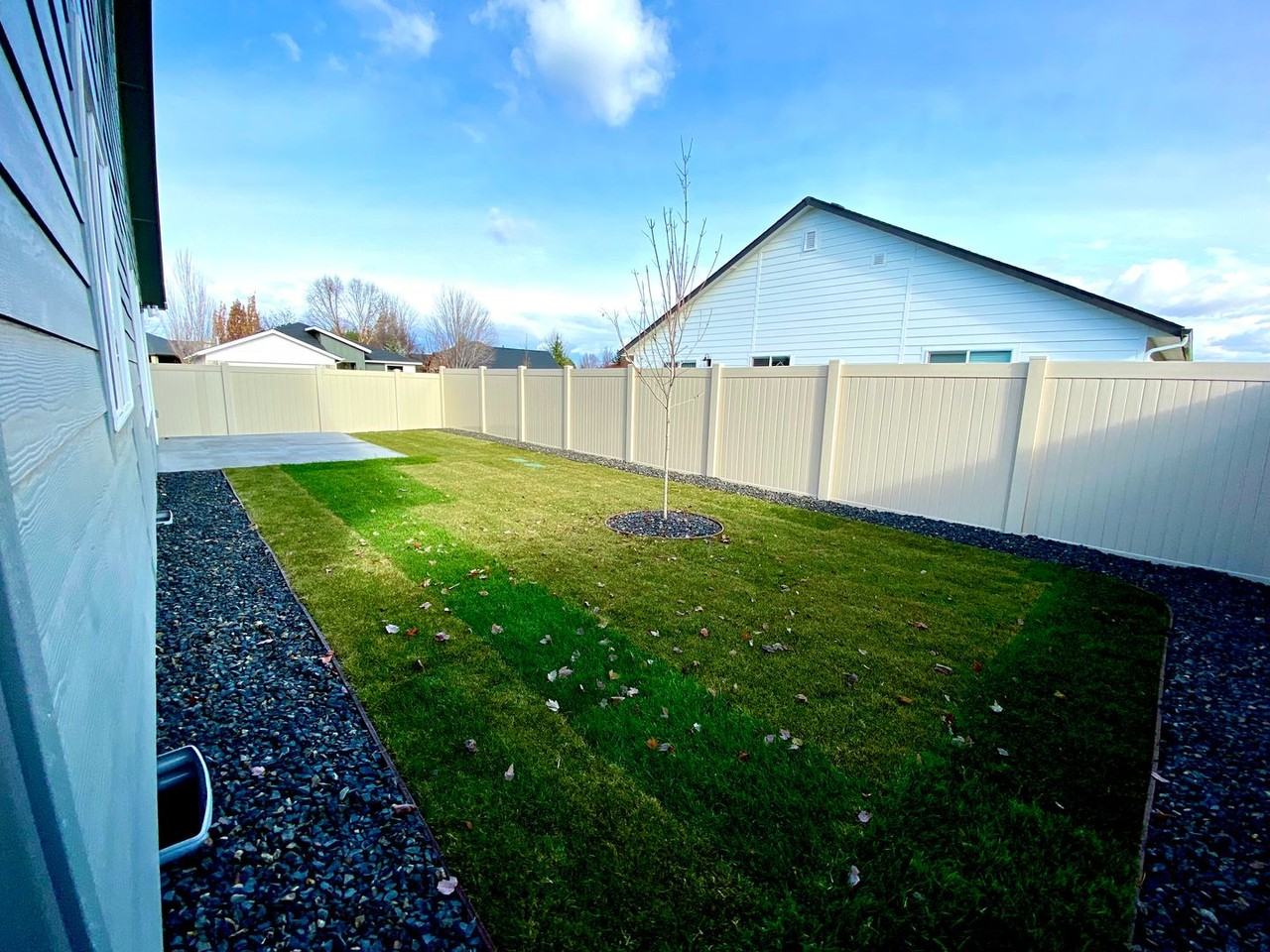 3956 N Amberwood Ave - Photo 7 of 46