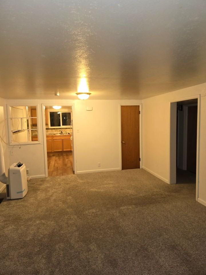 2459 20th St - Photo 2 of 12