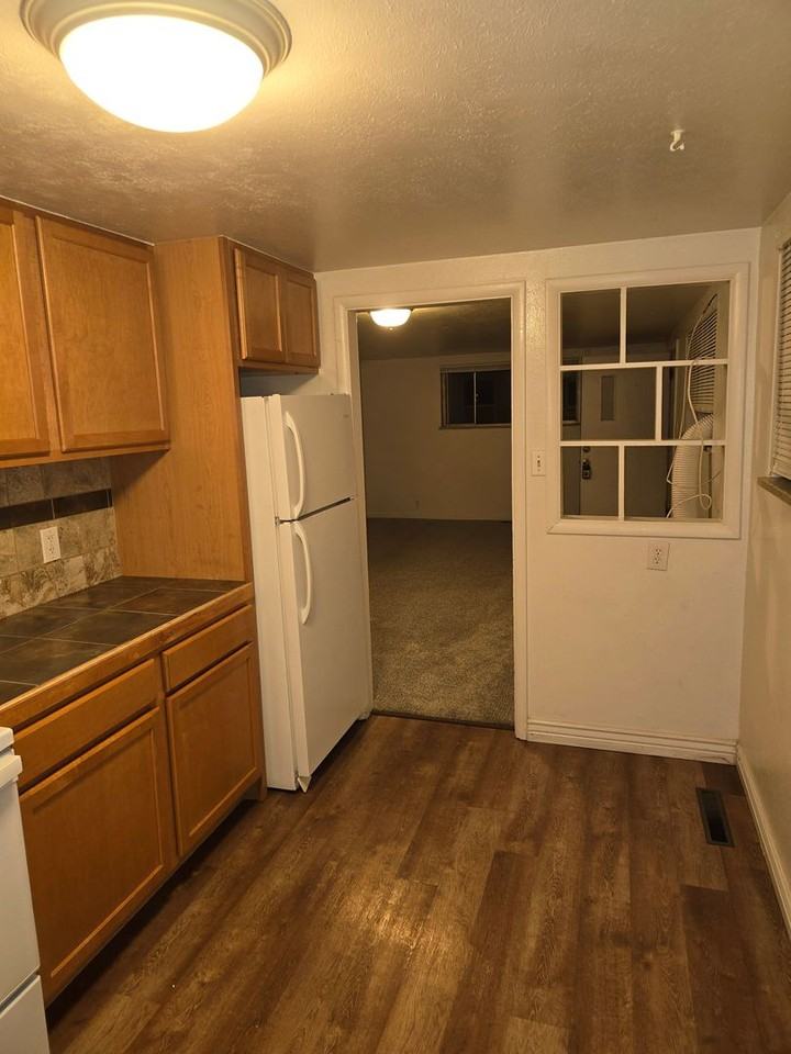 2459 20th St - Photo 5 of 12