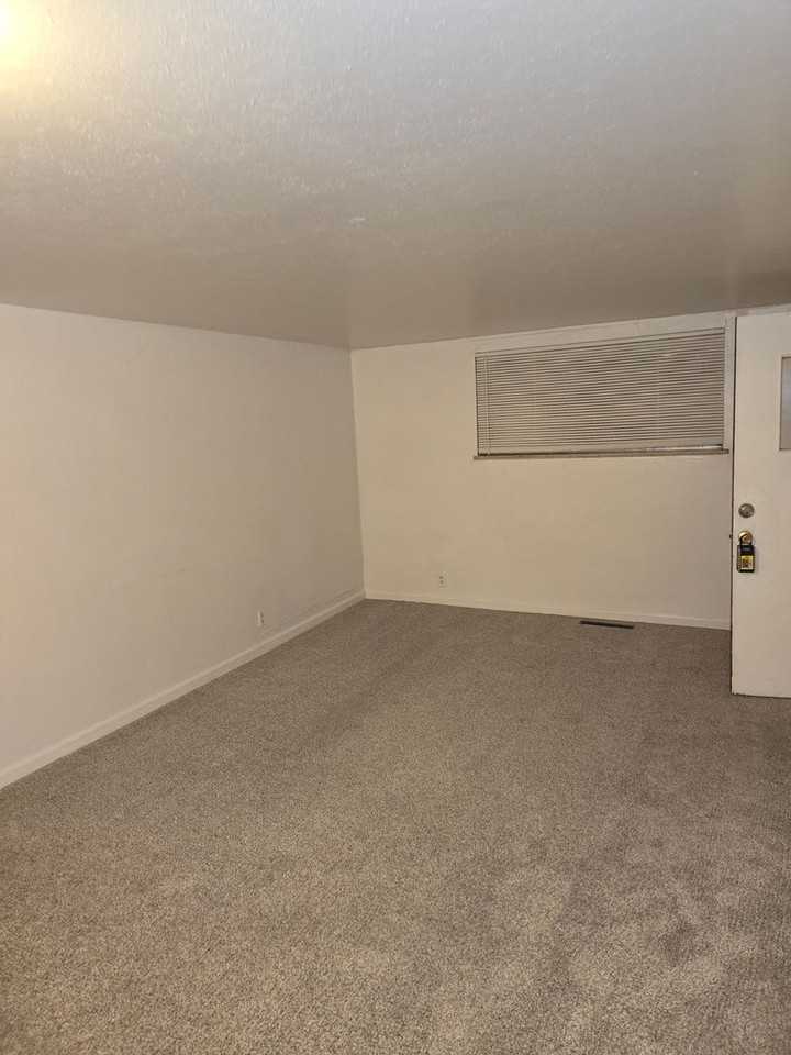 2459 20th St - Photo 6 of 12