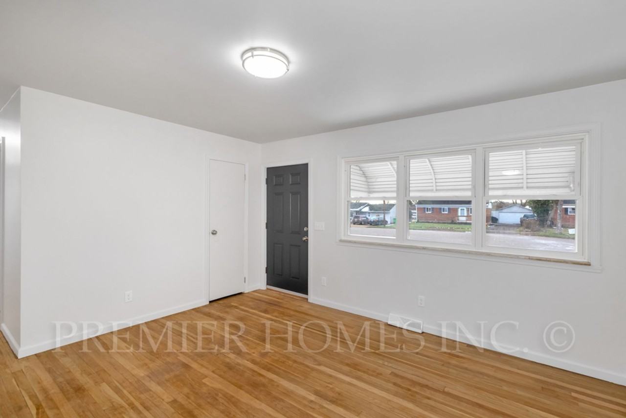 3812 Root Ave Ne - Photo 4 of 23