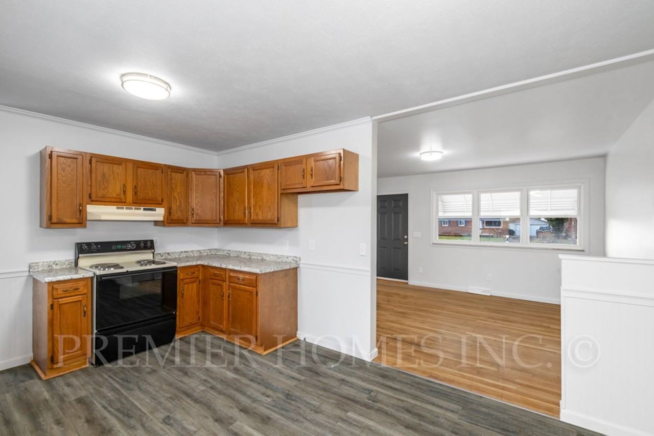 3812 Root Ave Ne - Photo 6 of 23