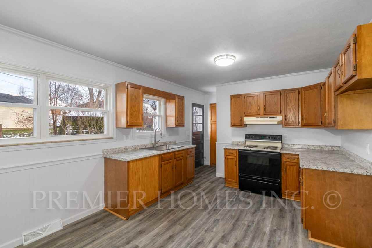 3812 Root Ave Ne - Photo 7 of 23