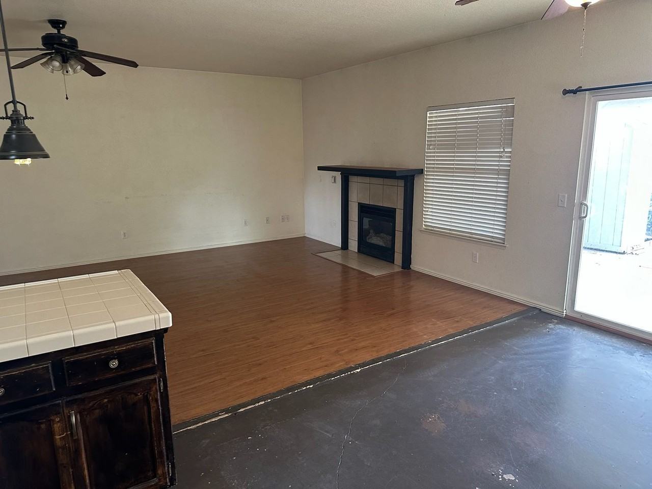 1339 Vine St - Photo 3 of 18