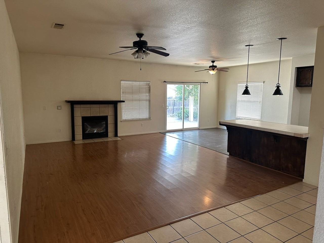 1339 Vine St - Photo 5 of 18