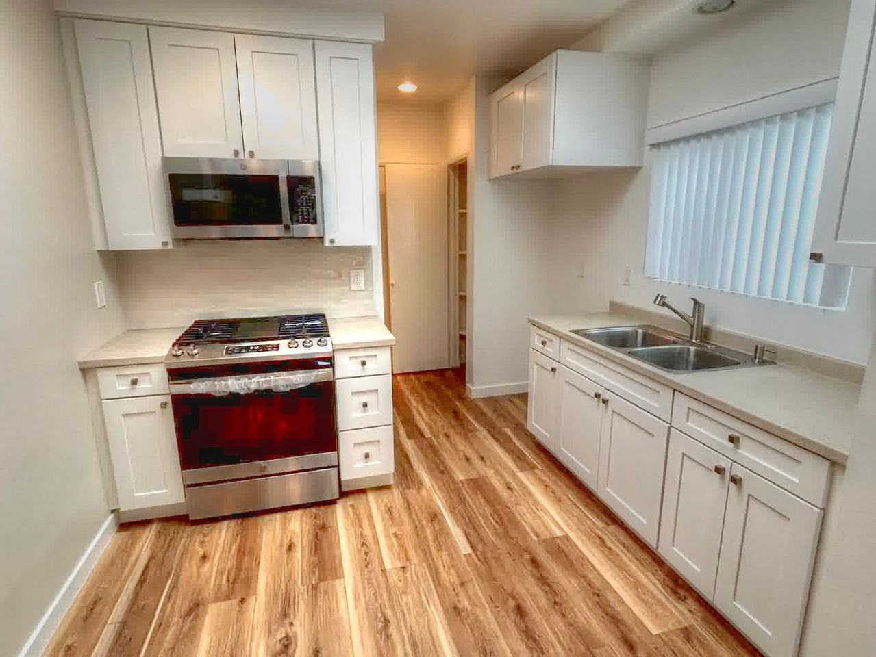 33936 Alcazar Dr - Photo 7 of 48