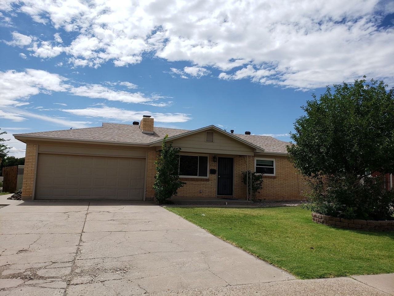 2705 Vermont St Ne - Photo 2 of 22