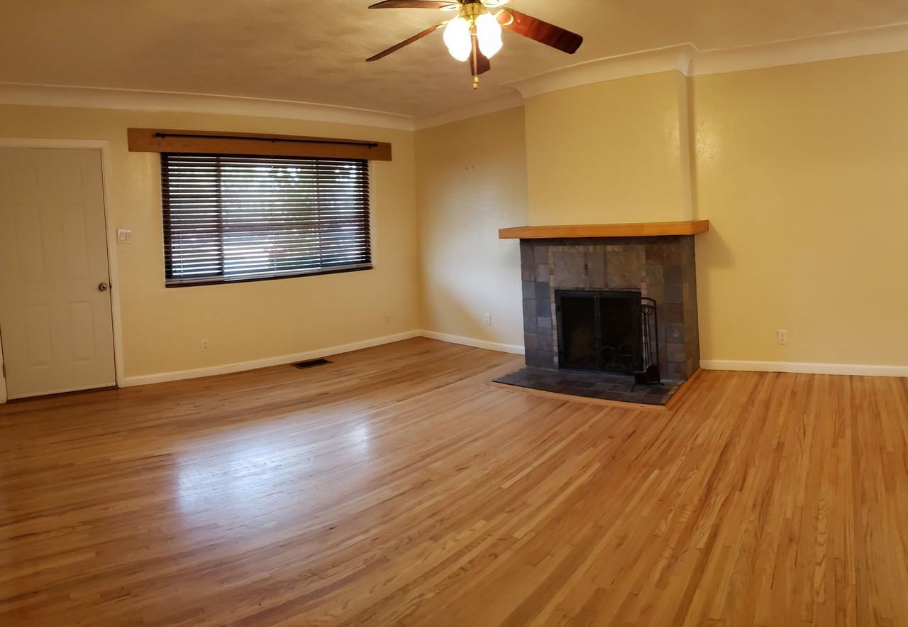 2705 Vermont St Ne - Photo 6 of 22