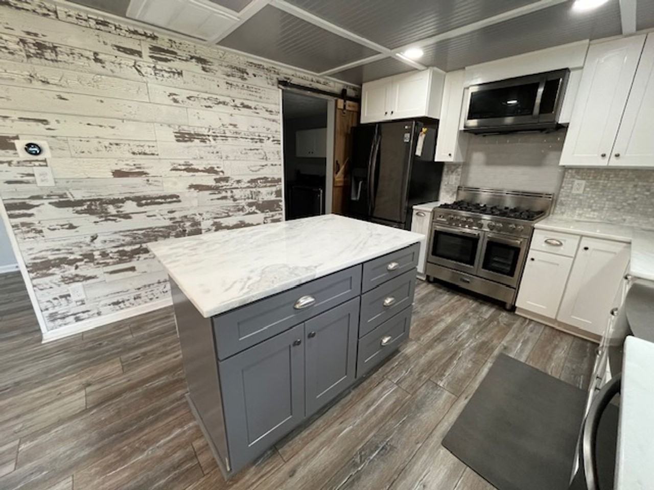 3321 Medoma Dr - Photo 7 of 42