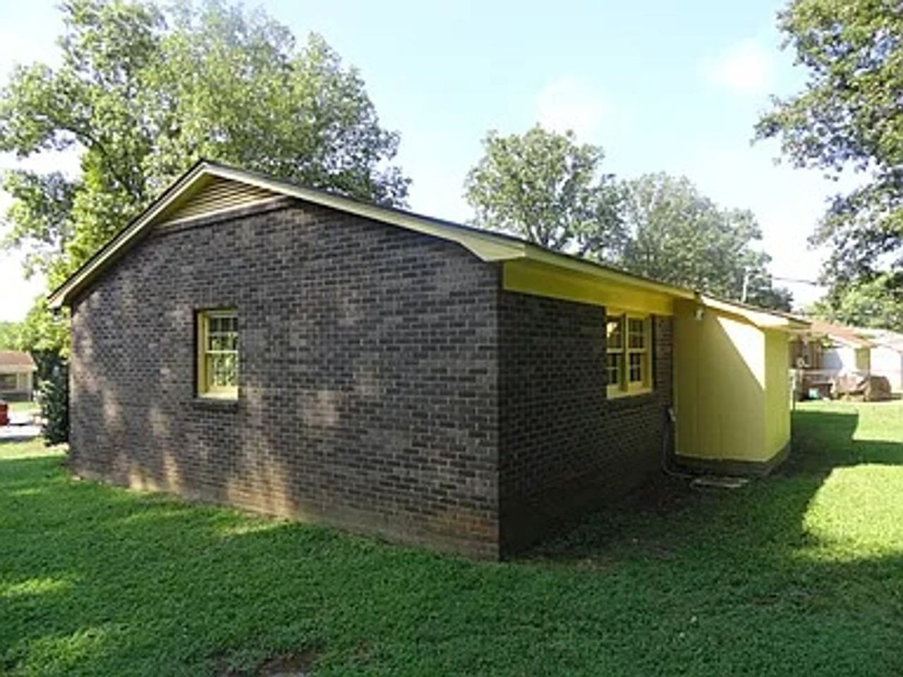 987 Pebble Rd - Photo 3 of 4