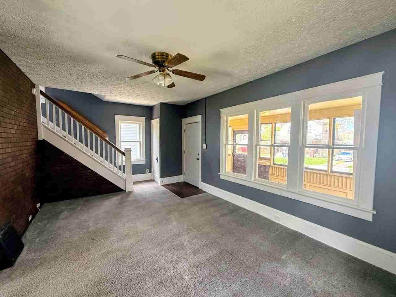 596 Stanton Ave - Photo 4 of 18