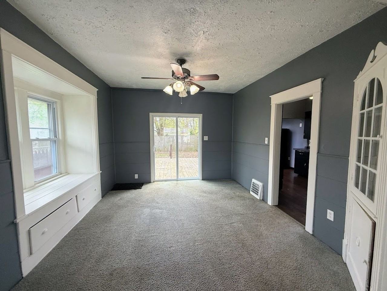 596 Stanton Ave - Photo 6 of 18