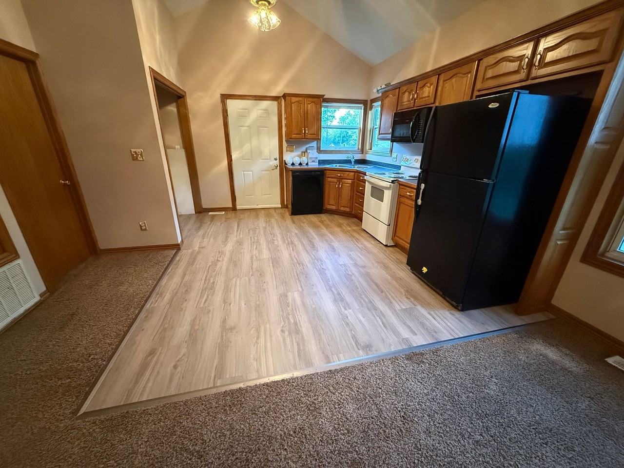 1035 Prospect Ave - Photo 5 of 10