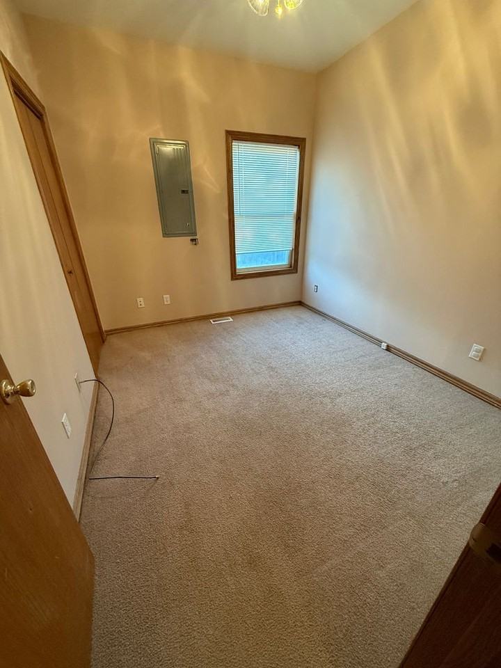 1035 Prospect Ave - Photo 6 of 10