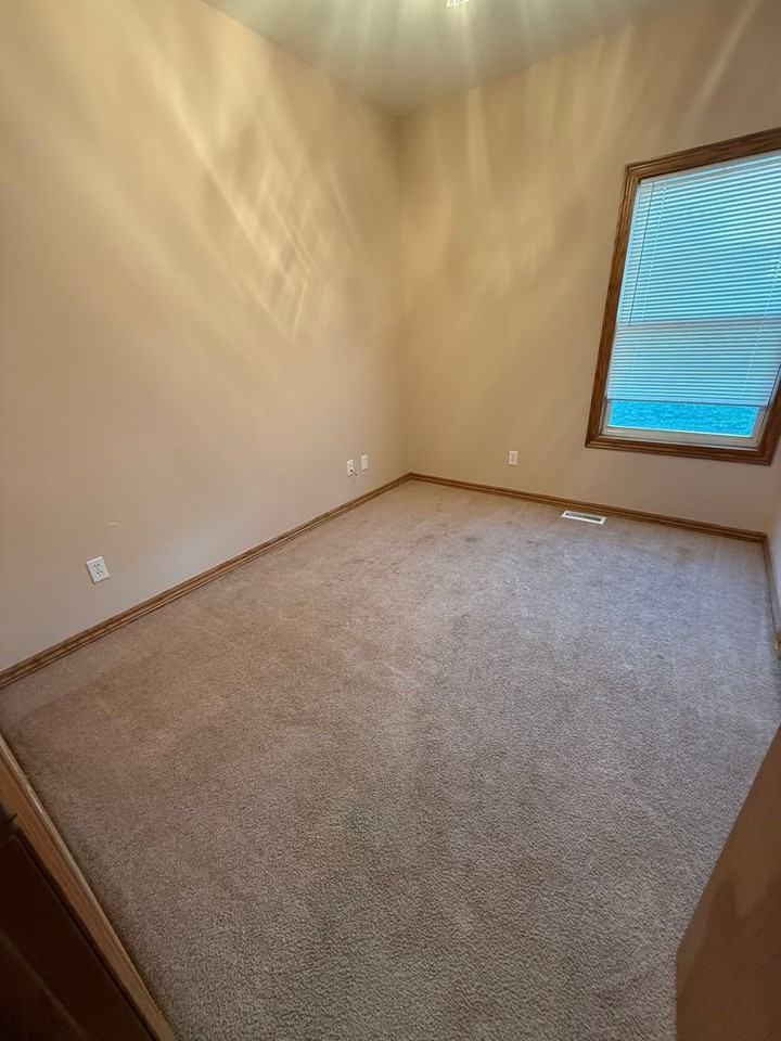 1035 Prospect Ave - Photo 7 of 10