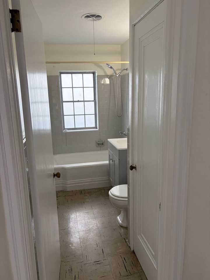 660 Beech Ave - Photo 2 of 9