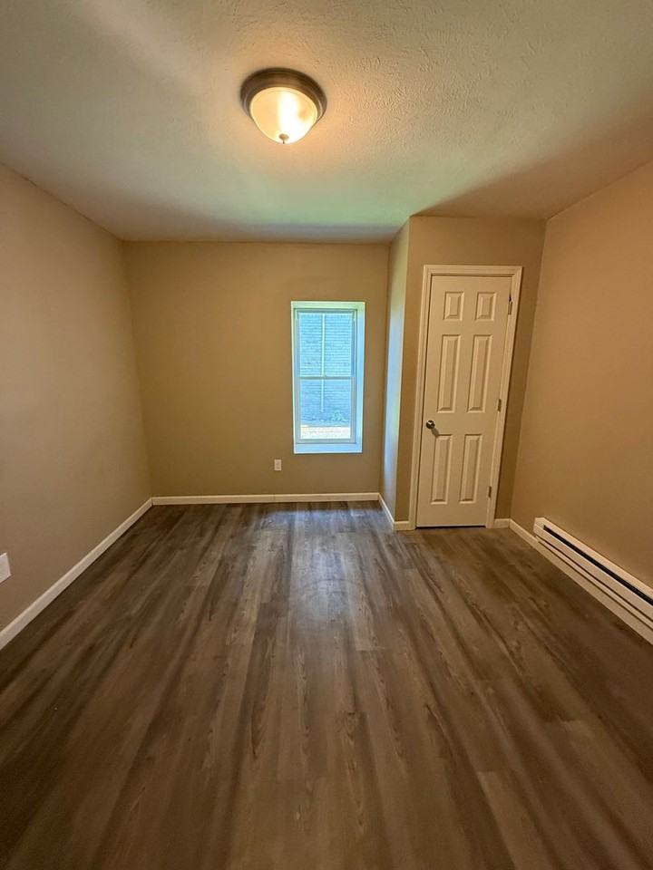 17568-70 17568-70 Lakeshore - 14 #14 - Photo 4 of 5