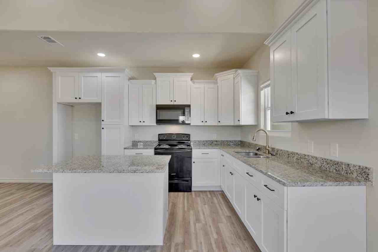 1014 N Eva Ave - Photo 6 of 6