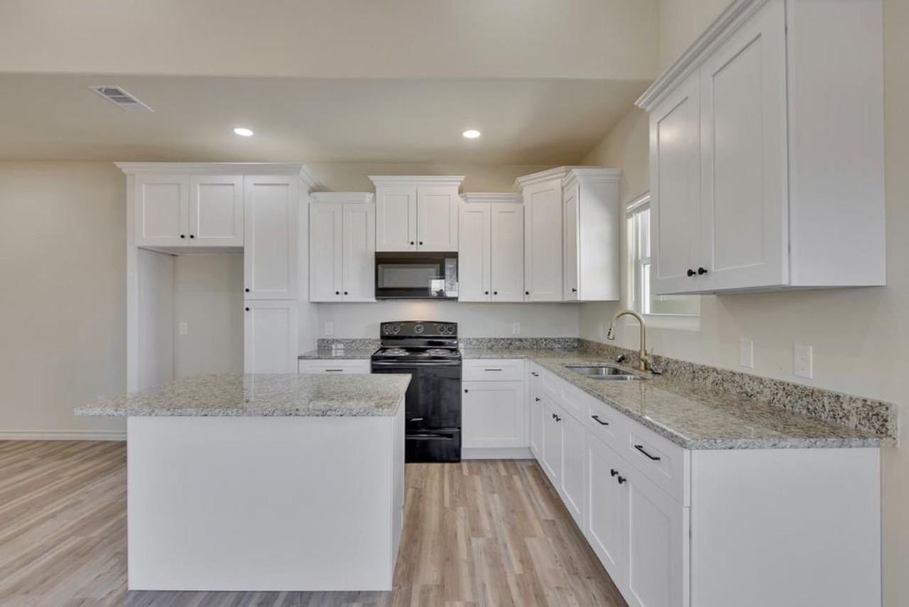 1016 N Eva Ave - Photo 6 of 6