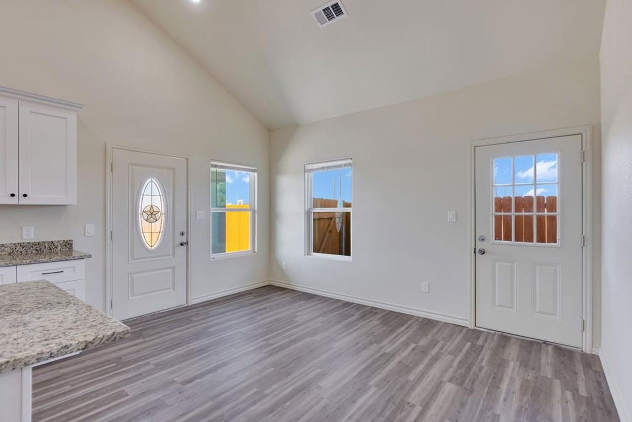 1020 N Eva Ave - Photo 5 of 6