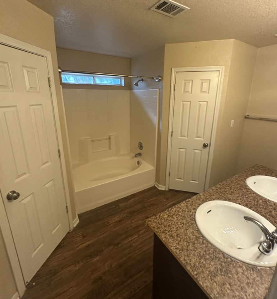 3907 Littlerock Dr - Photo 7 of 12