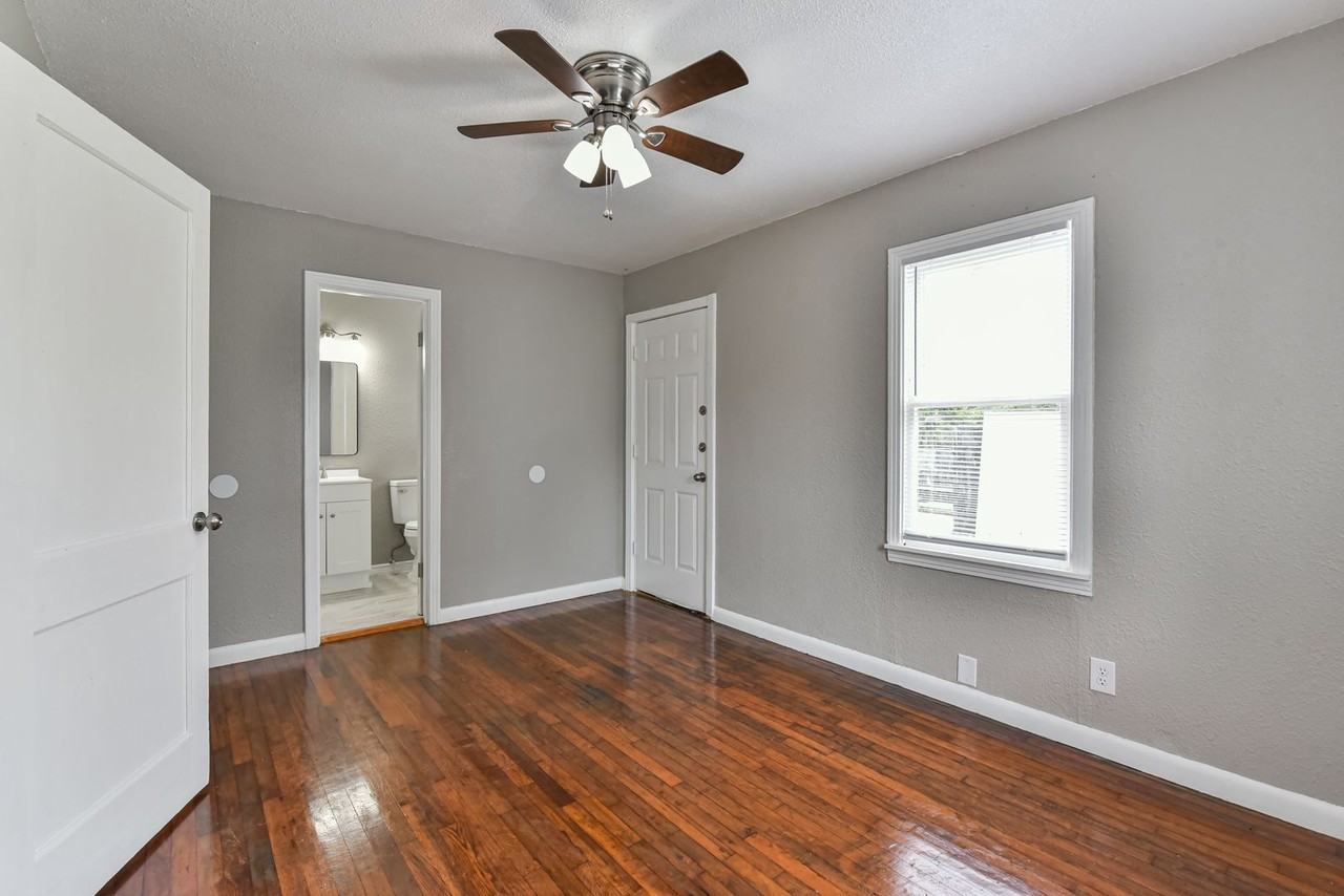 616 N 22nd St - Photo 4 of 10