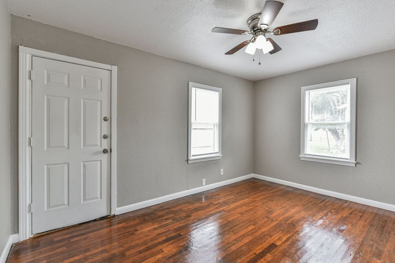 616 N 22nd St - Photo 5 of 10