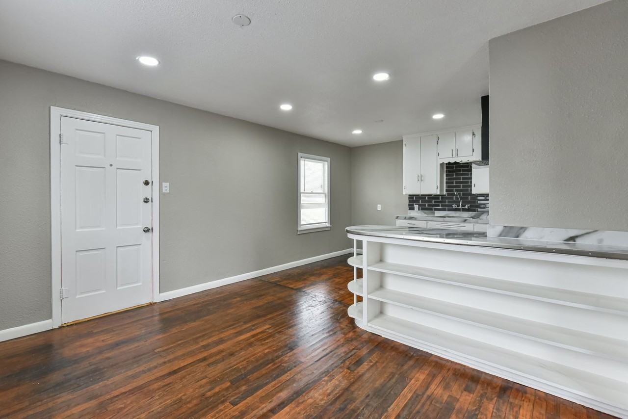 616 N 22nd St - Photo 6 of 10