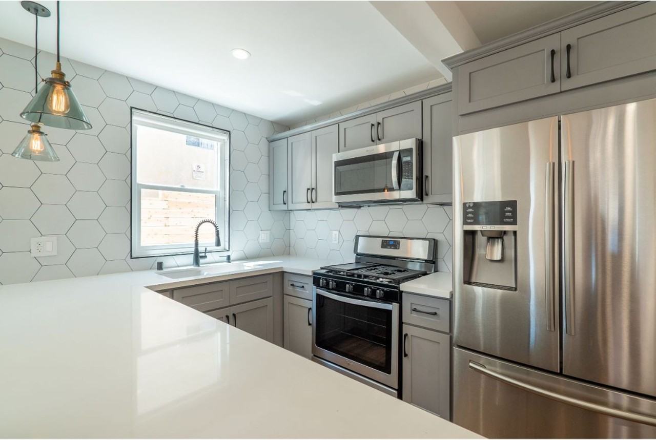 3412 Bellevue Ave - Photo 3 of 12