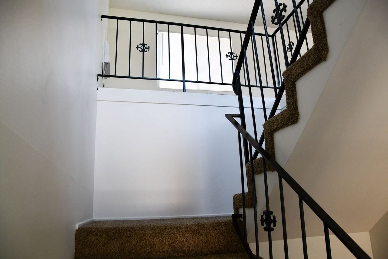 344 W Tularosa Ave - Photo 4 of 37