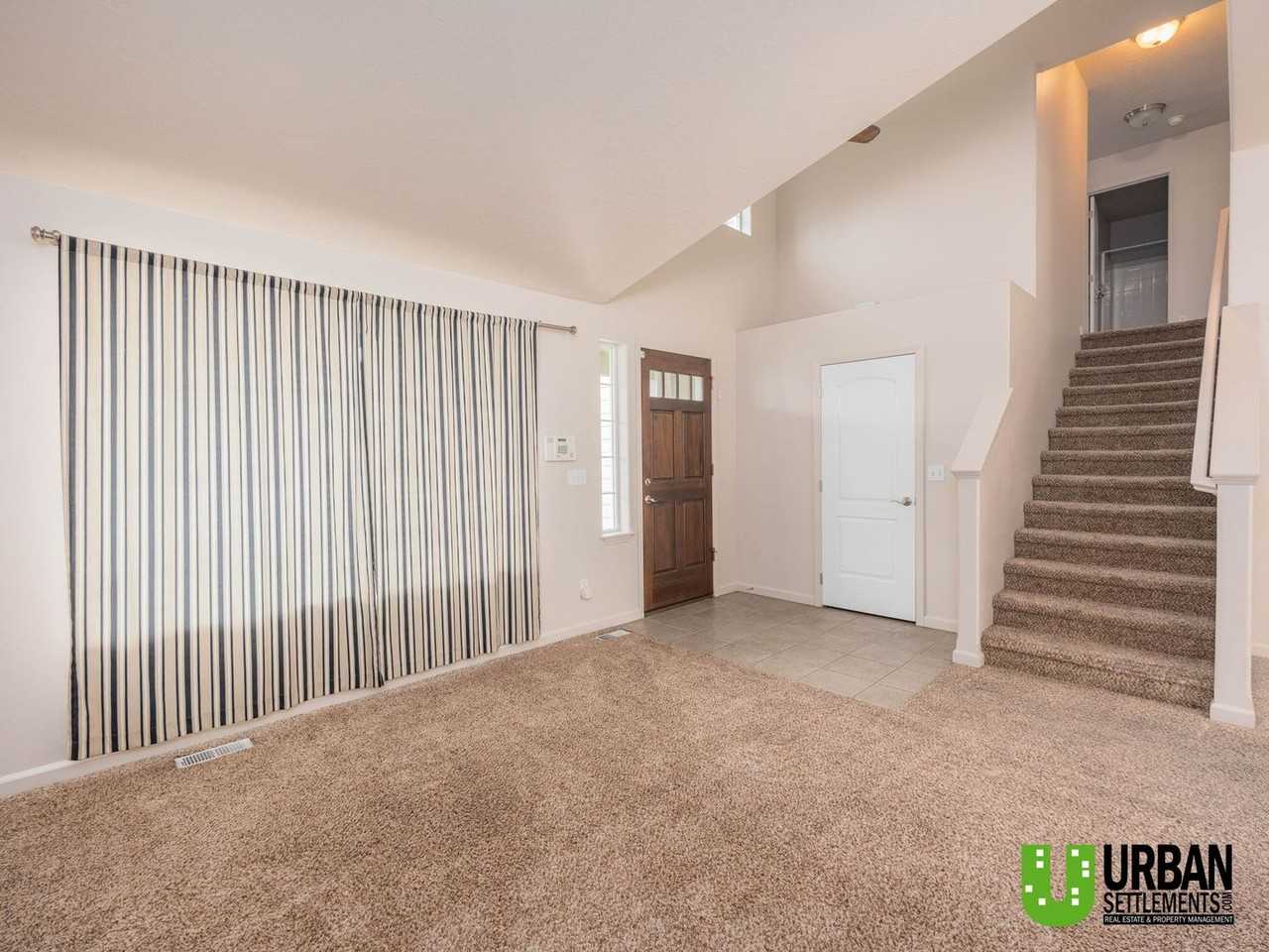 1910 S Canyon Woods Ln - Photo 3 of 28