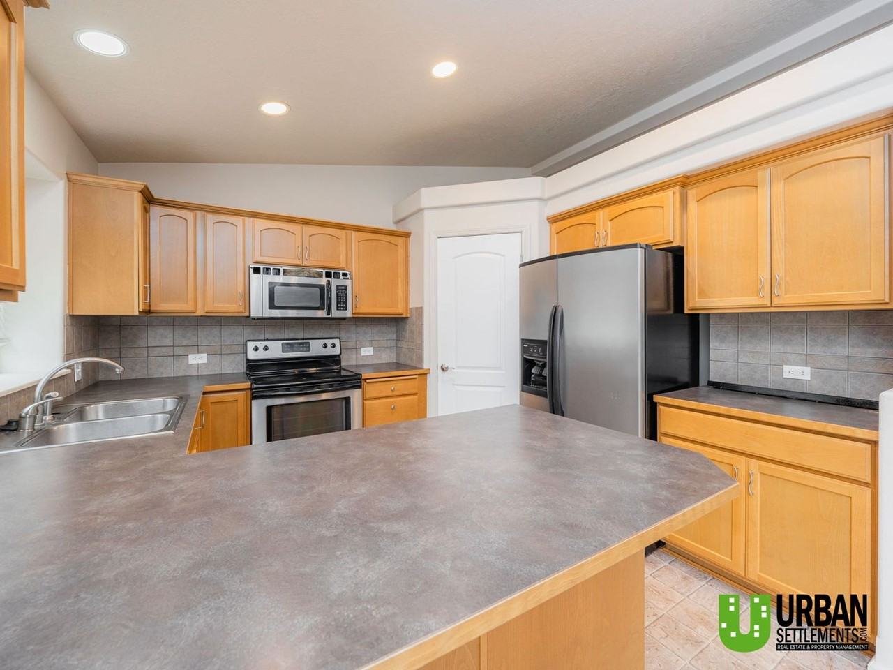 1910 S Canyon Woods Ln - Photo 5 of 28