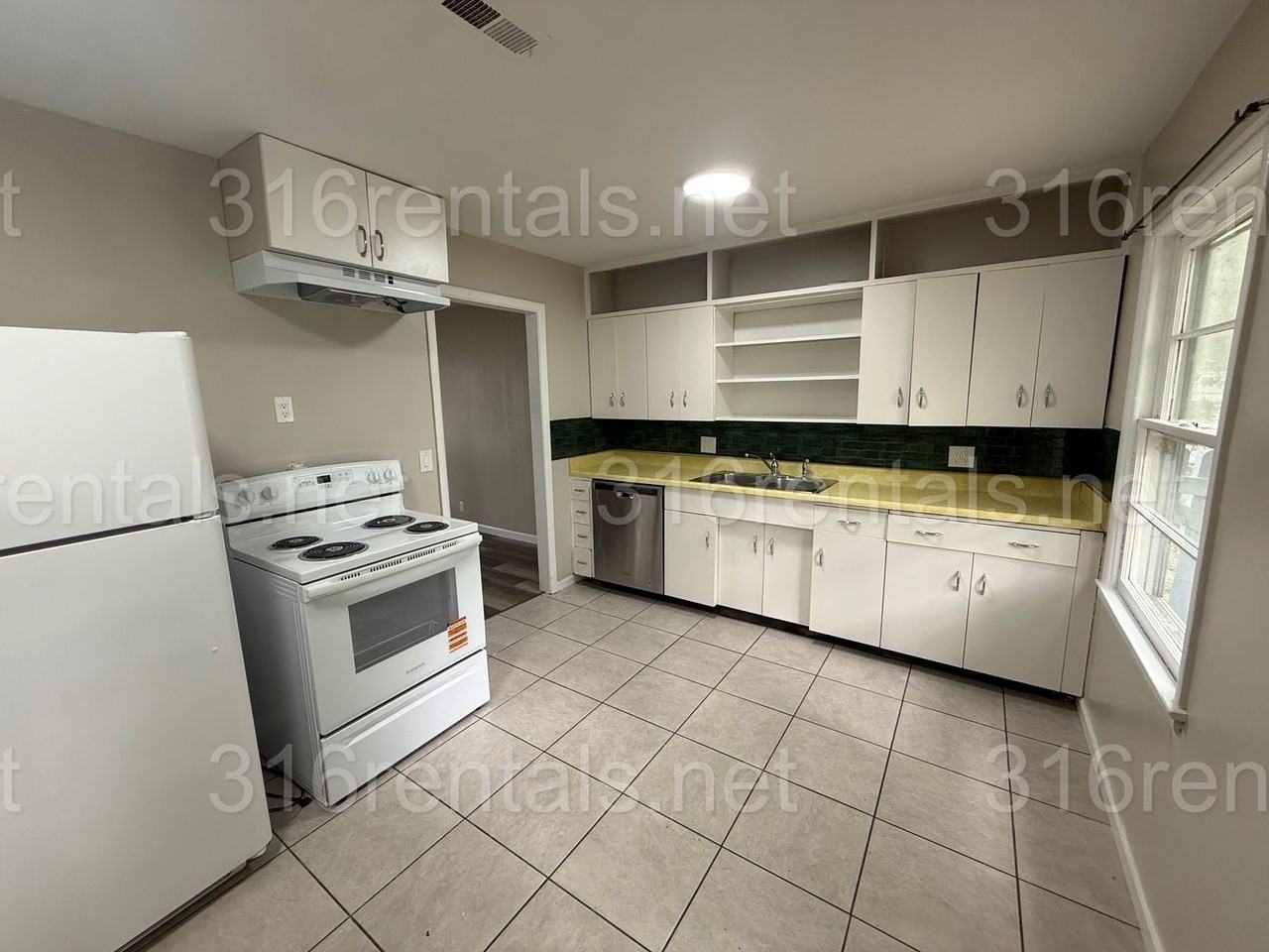 4248 S Englewood St - Photo 5 of 14