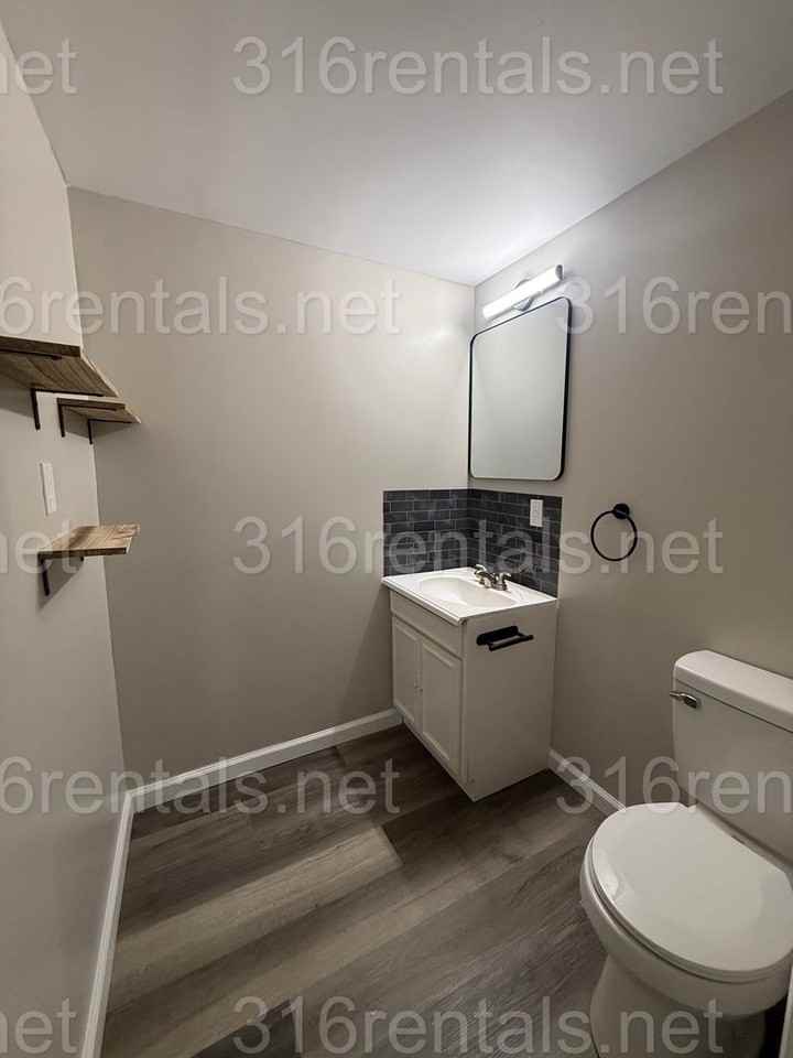 4248 S Englewood St - Photo 6 of 14