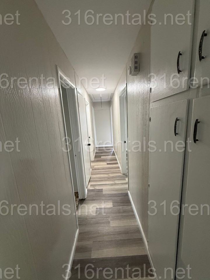 4248 S Englewood St - Photo 7 of 14