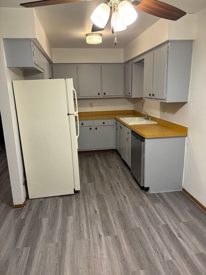 6810 W Kathleen Ct - Photo 3 of 6