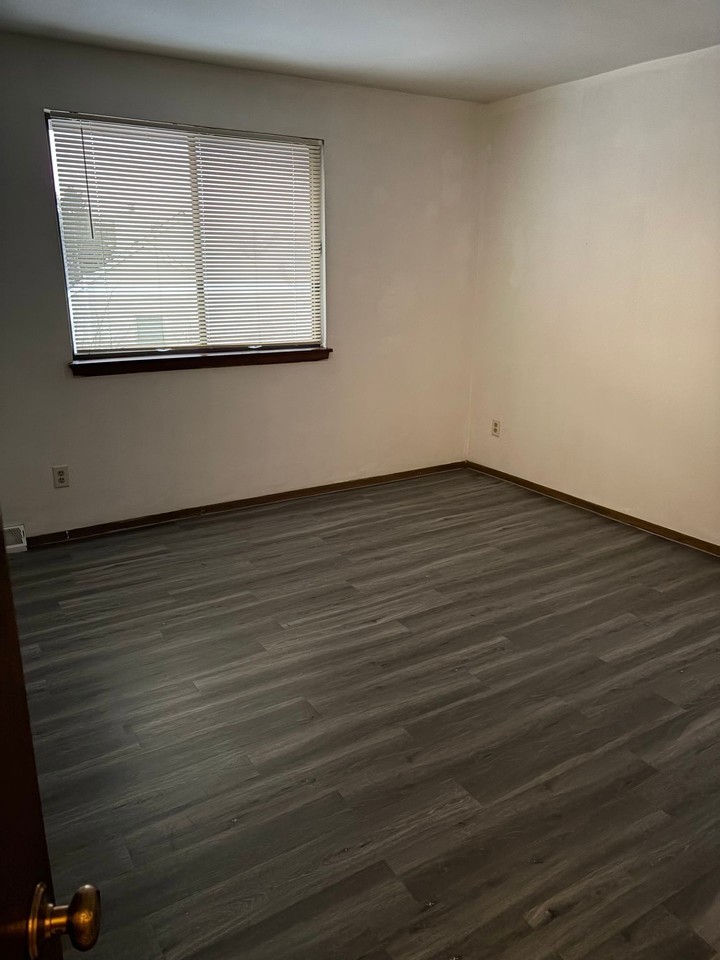 6810 W Kathleen Ct - Photo 5 of 6