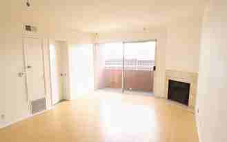 1939 N TAMARIND AVE - Photo 1 of 1