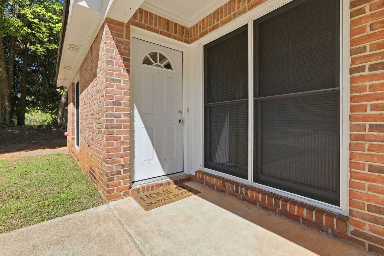 1402 Catherine Dr #A - Photo 2 of 30