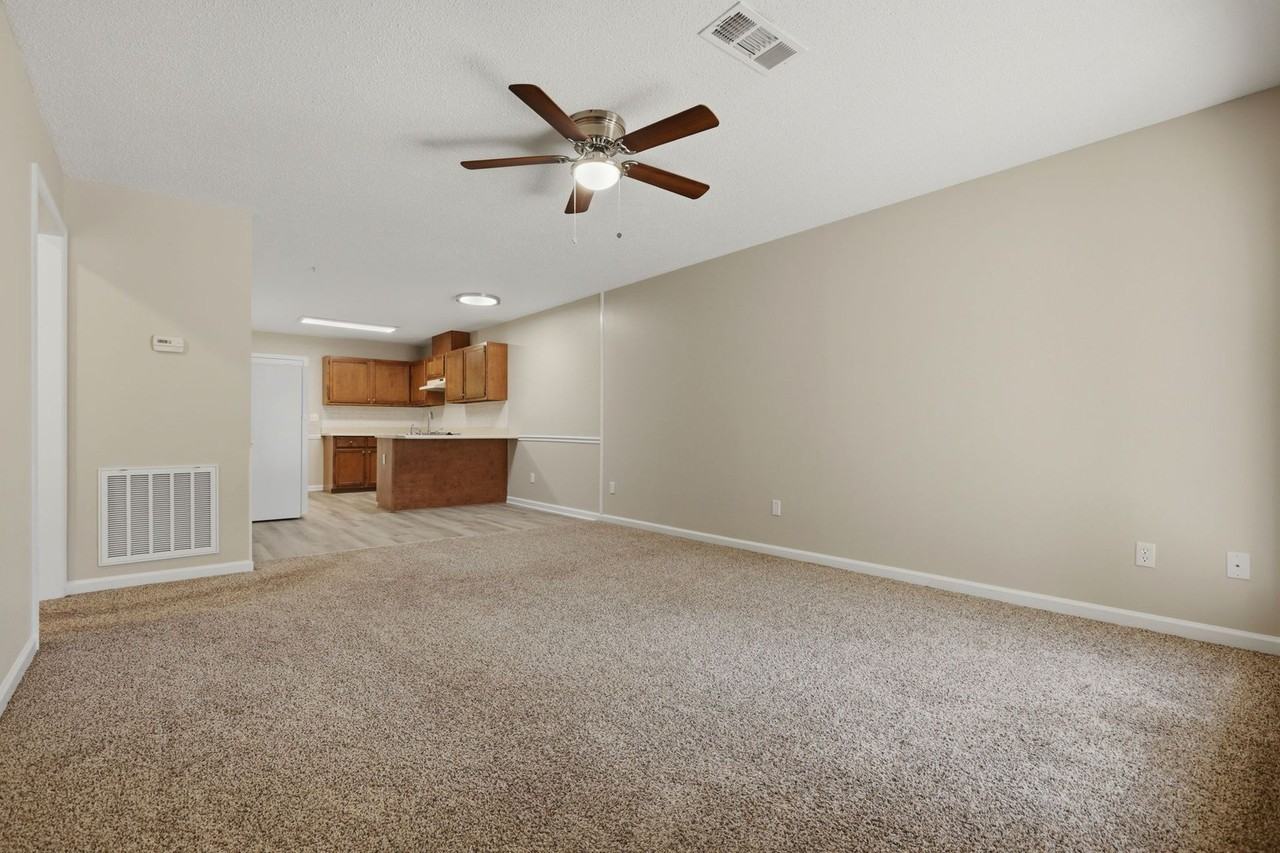 1402 Catherine Dr #A - Photo 3 of 30