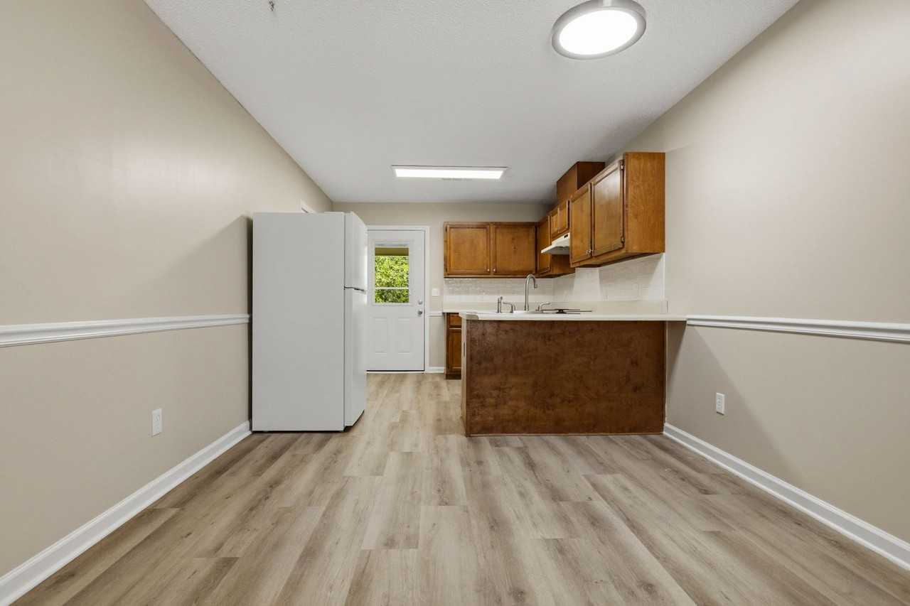 1402 Catherine Dr #A - Photo 6 of 30