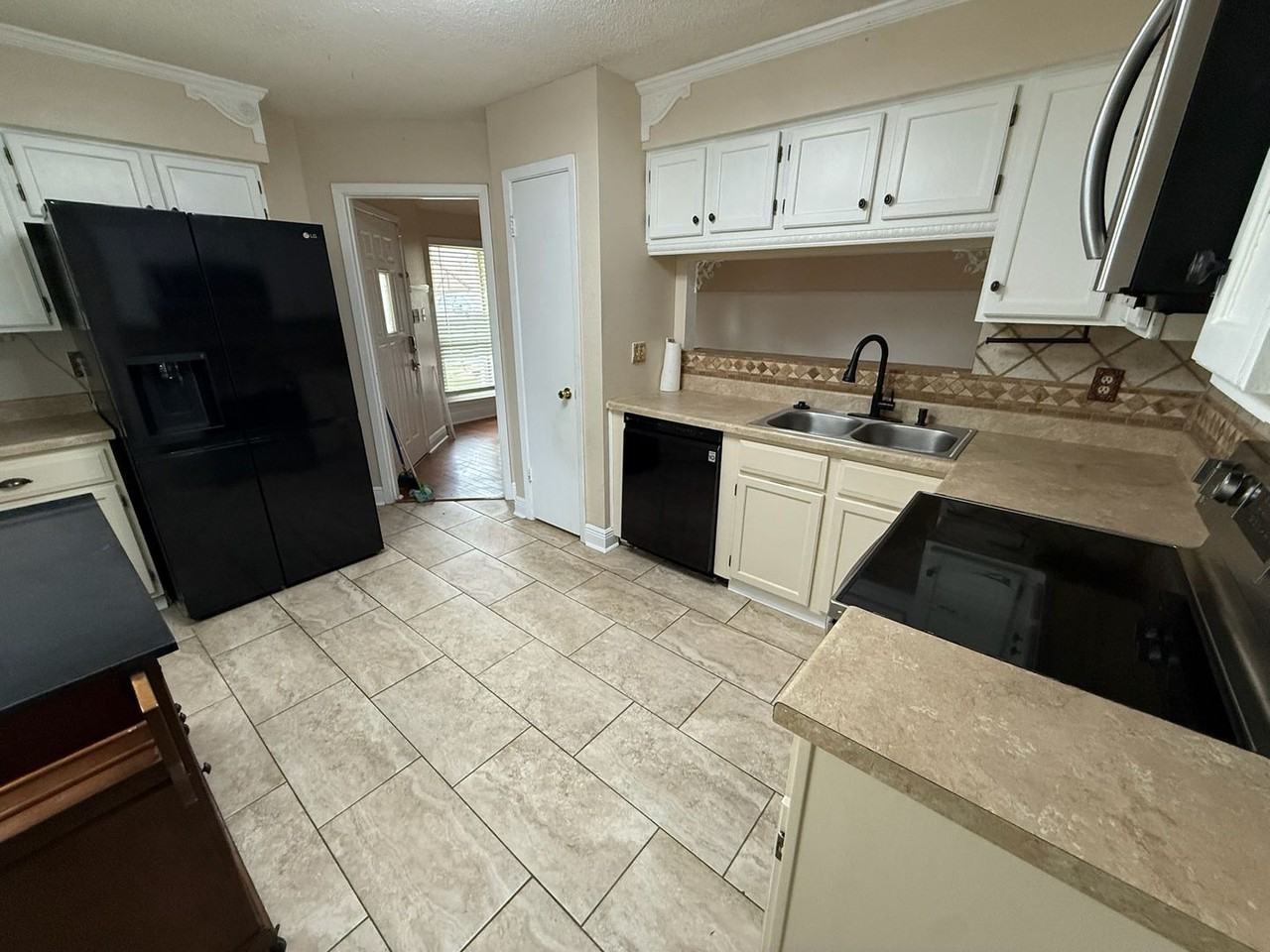 4310 Stallion Brook Ln - Photo 3 of 13