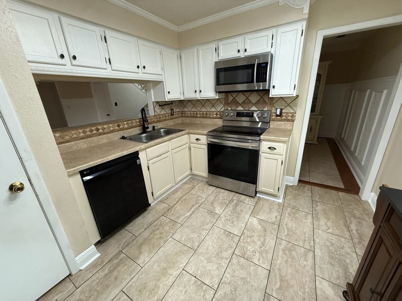 4310 Stallion Brook Ln - Photo 4 of 13