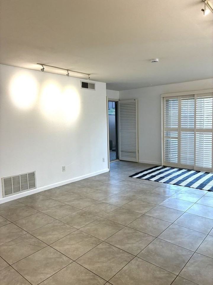 79 Forest Ln - Photo 2 of 15