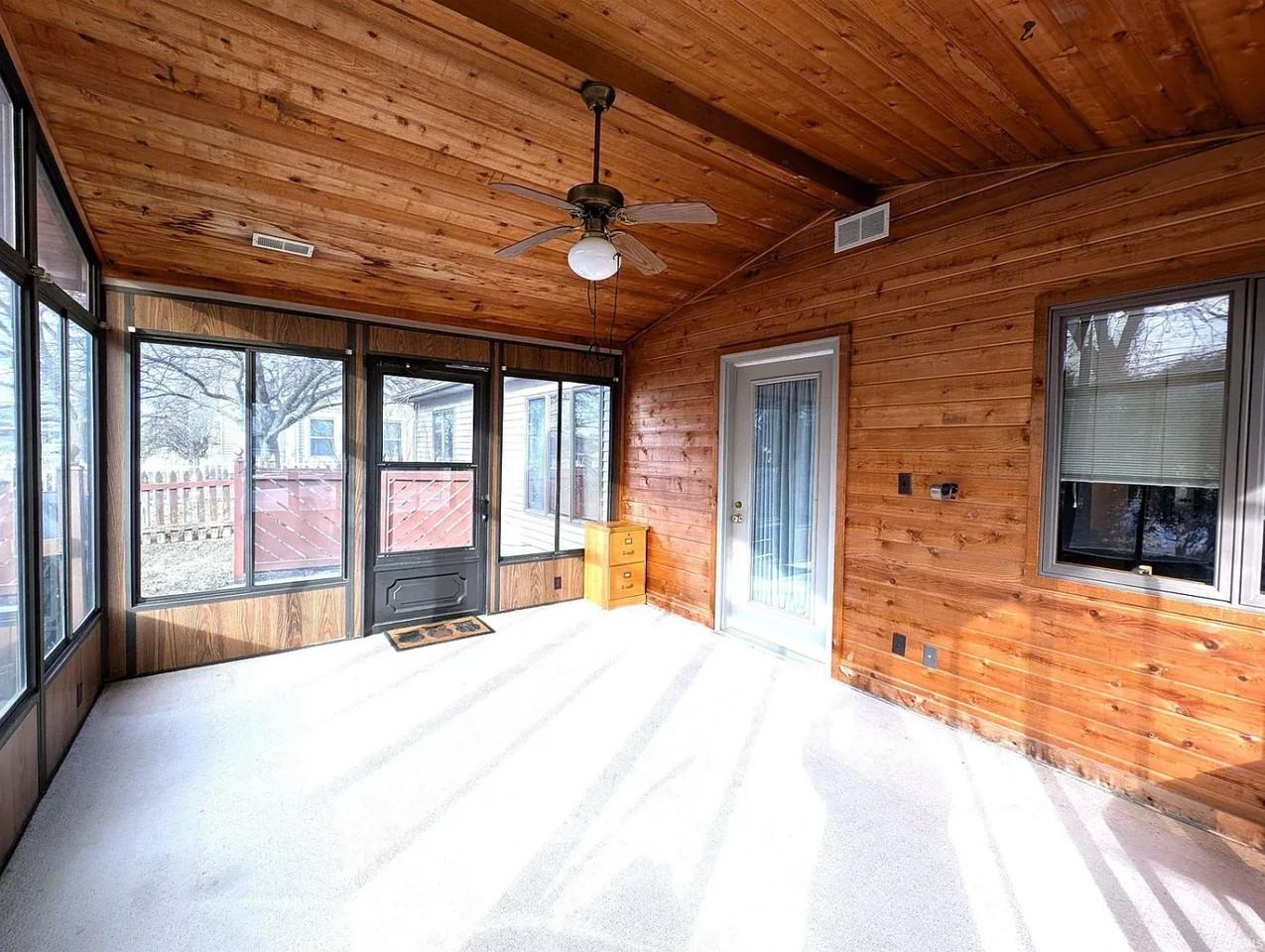 109 Greenbriar Dr - Photo 2 of 7