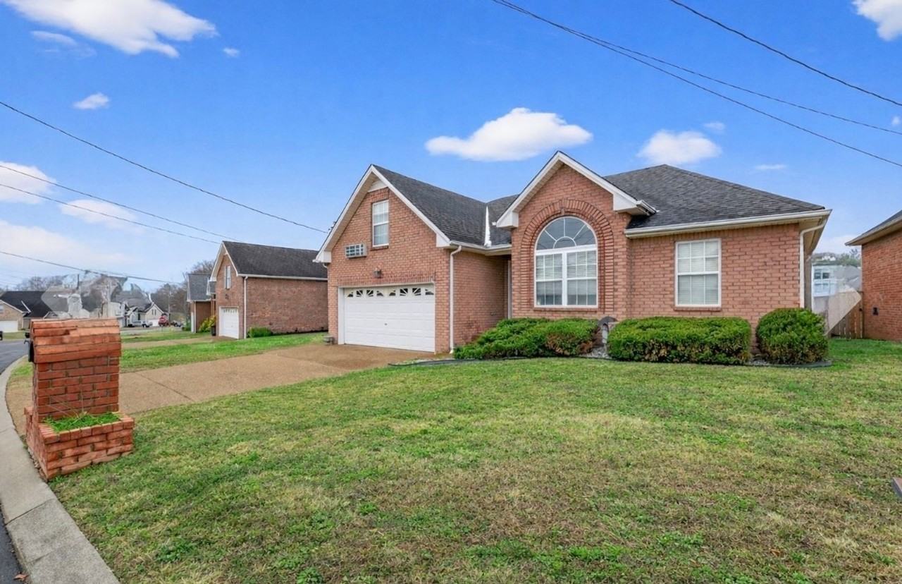 116 Edgeview Dr - Photo 2 of 14