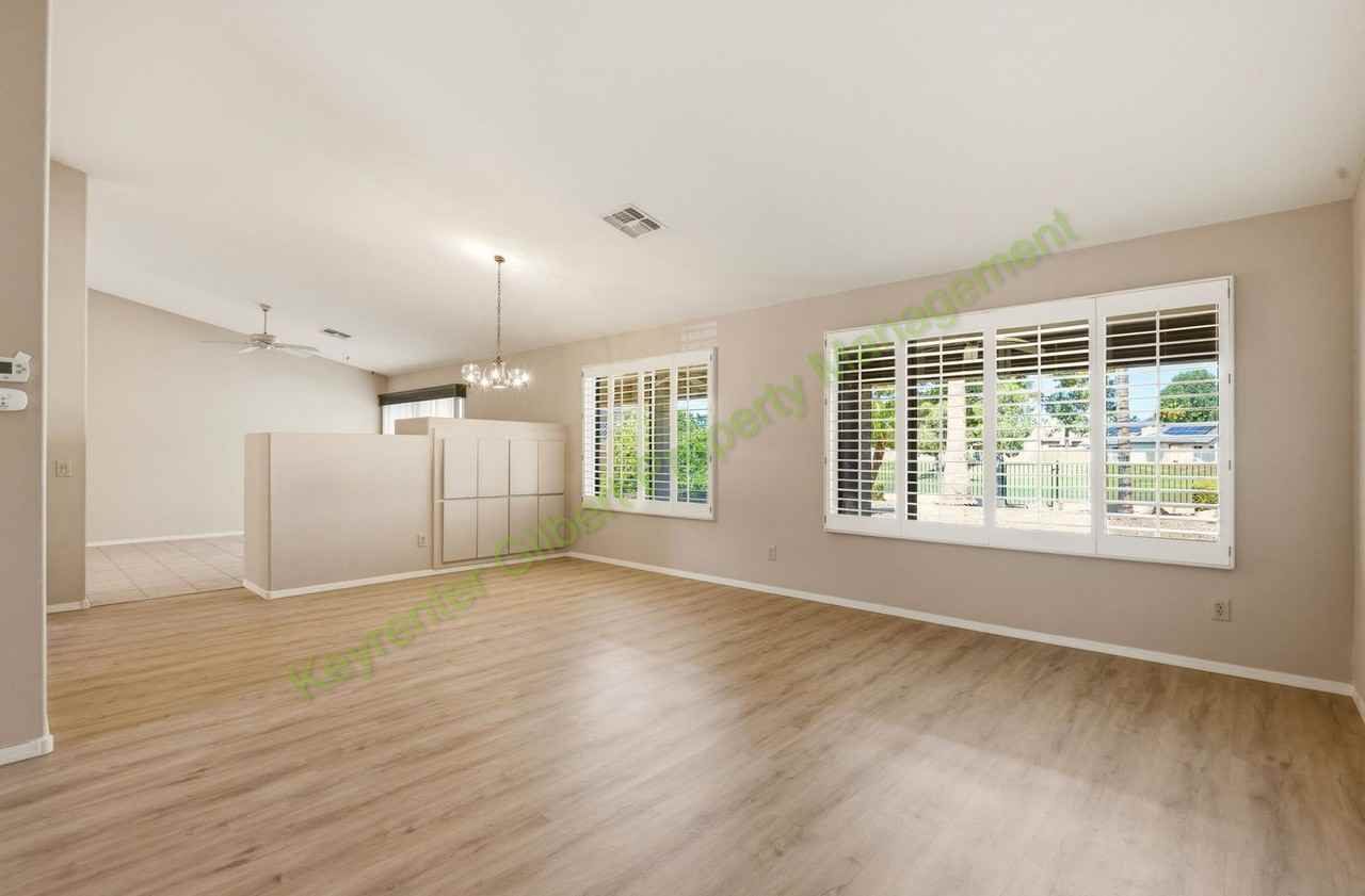 432 W Champagne Dr - Photo 6 of 43