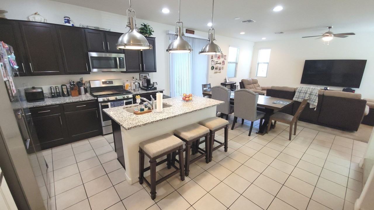 1648 S 82nd Way - Photo 4 of 50