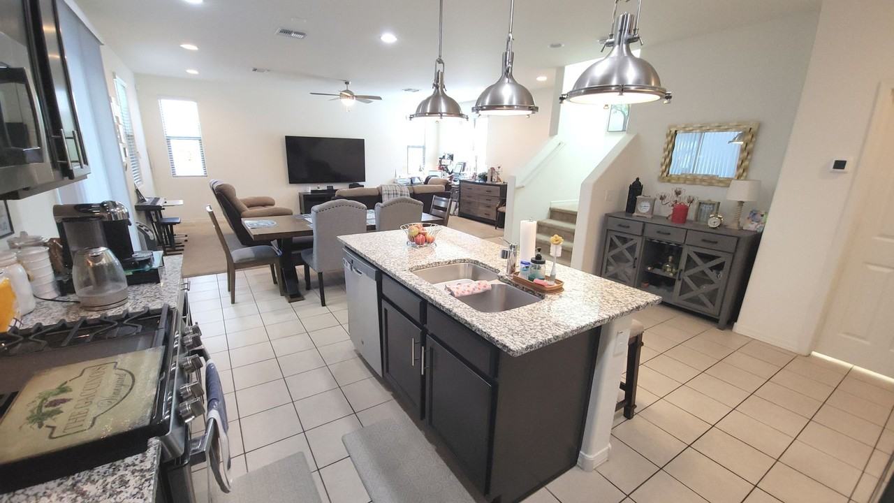 1648 S 82nd Way - Photo 5 of 50